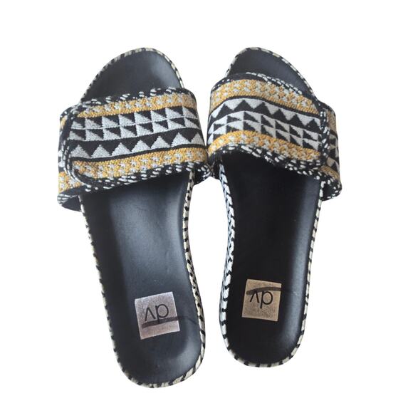 Dolce Vita Boho Woven Aztec Pattern Slip-On Sandal Black White Yellow Women's 8 - Picture 4 of 5